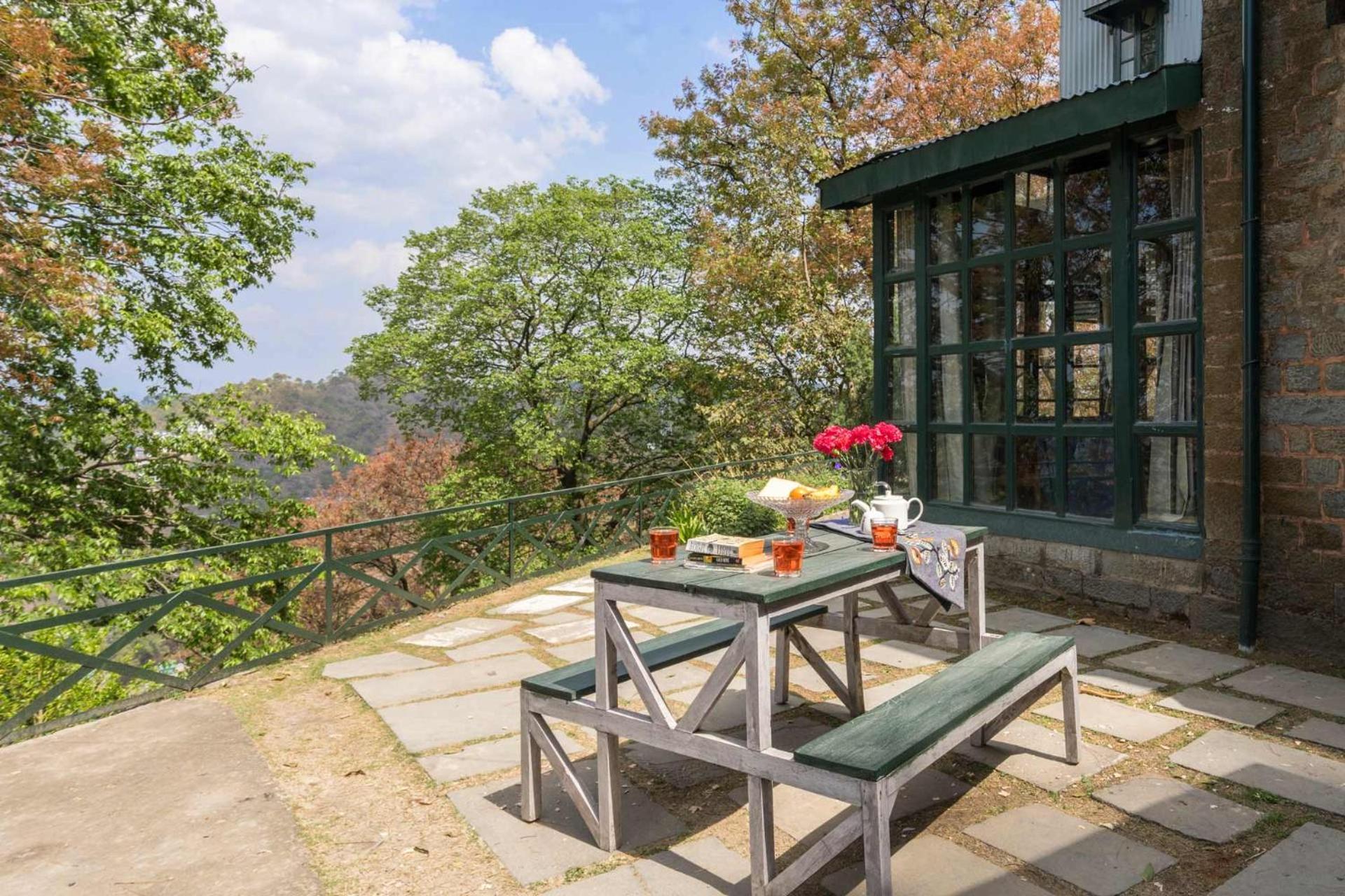 Stayvista At Padam Hill- Pet Friendly Villa With Garden Kasauli Exterior photo
